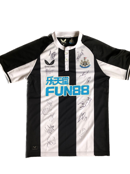 Squad Signed Newcastle Home Shirt 2021/22 (Replica Shirt)